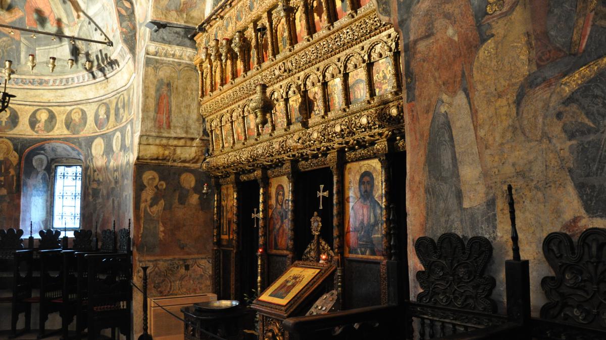 calendar-crestin-ortodox--sarbatoare-15-mai-2023--de-aici-vin-mataniile-facute-in-biserica_64411900