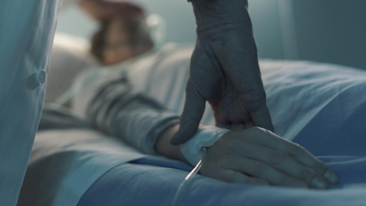 doctor-pacient-spital-boala_47310900