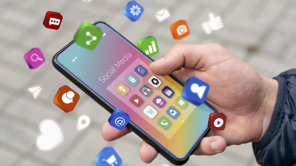 social-media-marketing-concept-marketing-with-applications_38777600