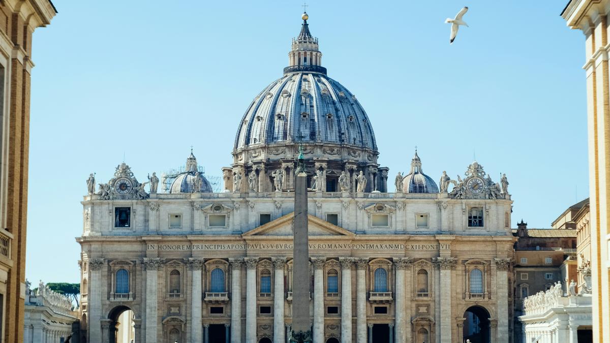 vatican-izolat-total_12056400