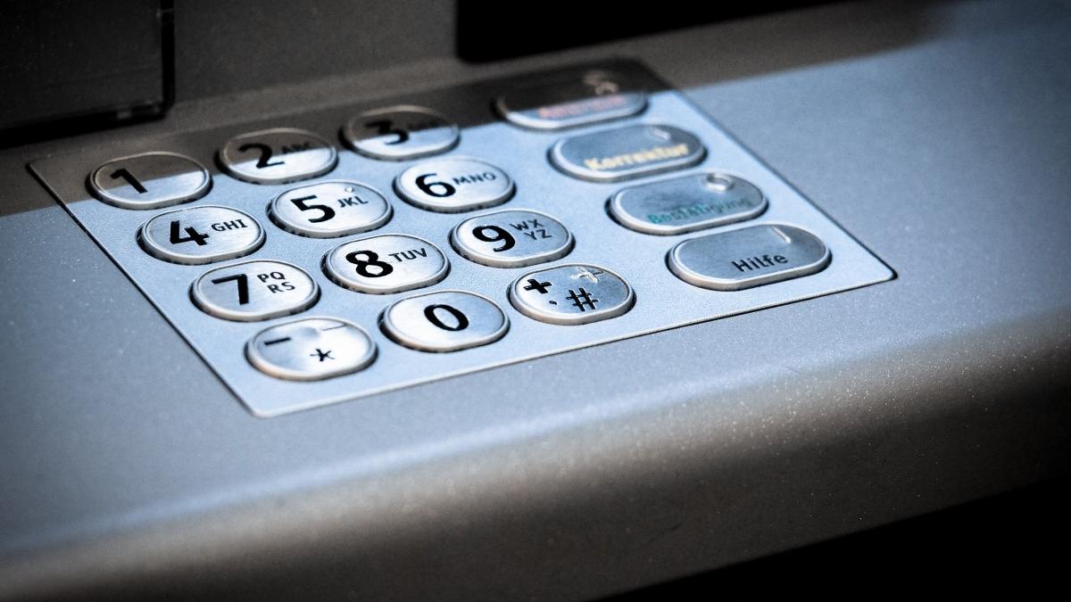 atm-bancomat_20372000