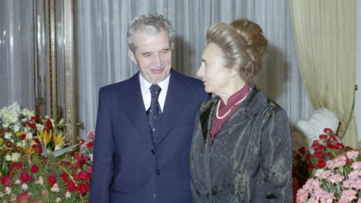 cantecul-care-a-enervat-o-pe-elena-ceausescu--nicule--tu-vezi-ce-zice-asta--lasa-l--fa-tudor-gheorghe--dezvaluiri_51769400