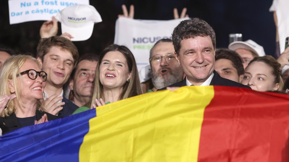 instant_nicusor_dan_exit_poll_006_inquam_photos_george_calin_06237300
