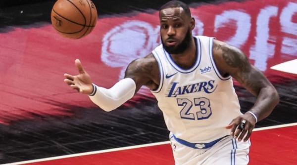 lebron james confirma accidentarea la genunchi si ramane pe banca lebron james confirma accidentarea la genunchi si ramane pe banca